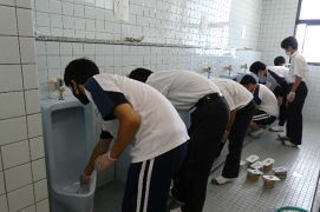 2021toilet2.jpg