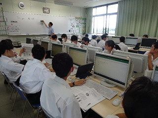 新学期、気持ちを切り替え授業再開