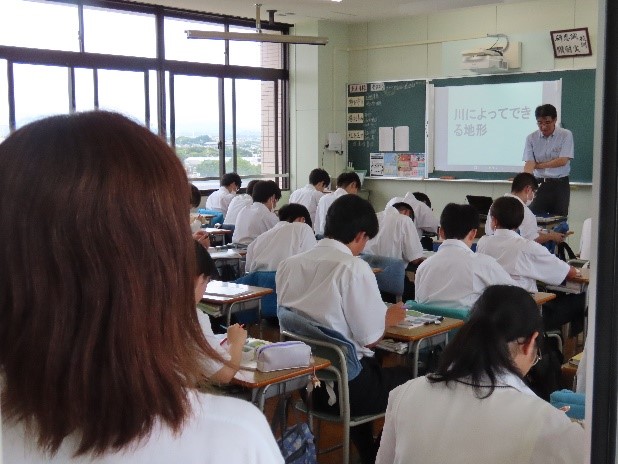 3日間、100人を超える方々のご参観が －第1回学校公開－｜お知らせ
